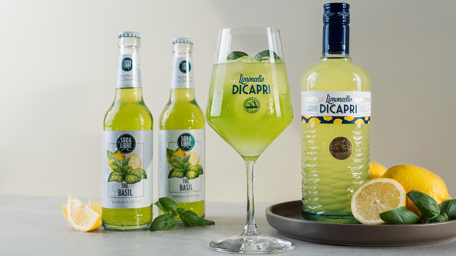 Zitrone & Basilikum: DICAPRI Basil Spritz